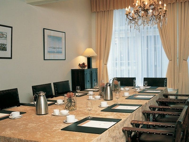 Nh Collection Amsterdam Barbizon Palace Hotel Business photo A boardroom at the hotel